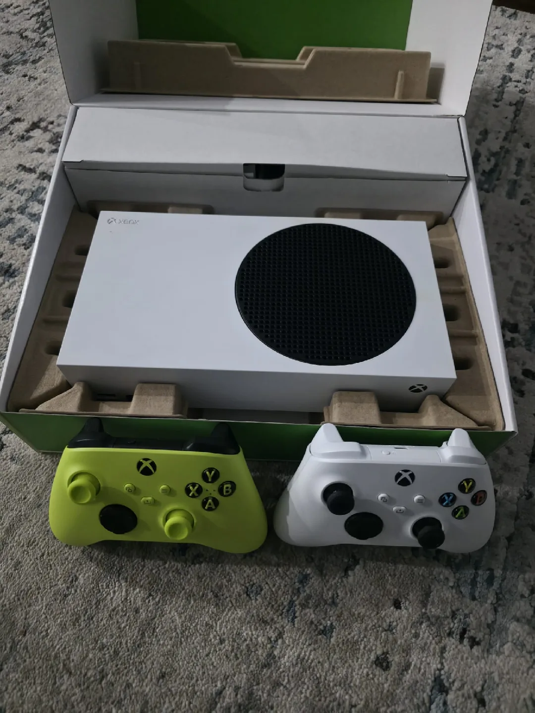 X Box Series S - 512 gb image indicator(2)