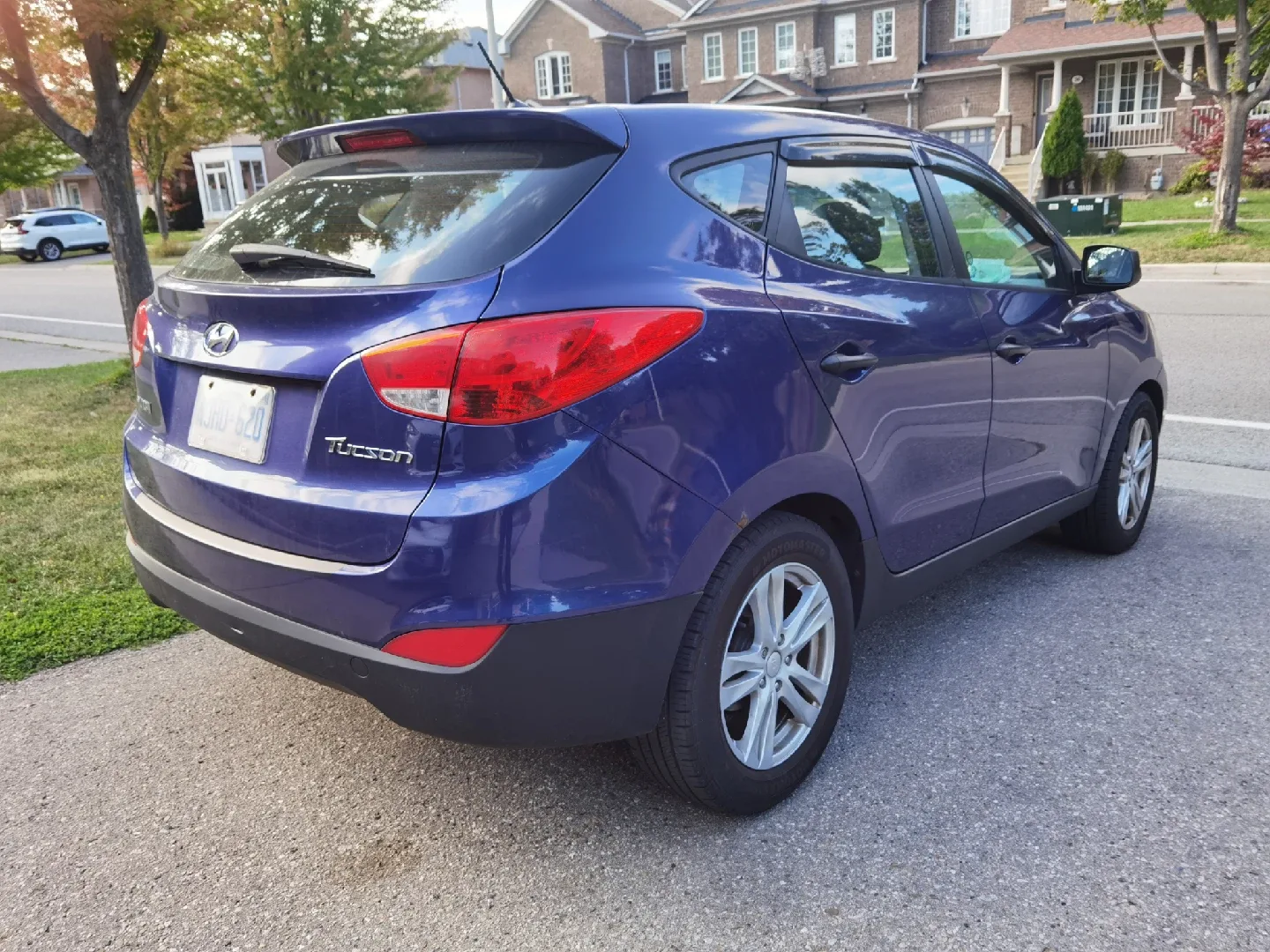 2013 Hyundai Tucson - Blue SUV image indicator(3)