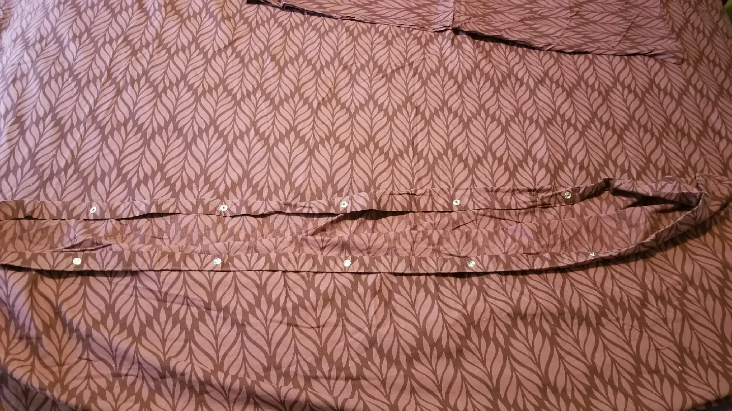 H&M HOME-Duvet Cover Set and IKEA FITTED Sheet image indicator(4)