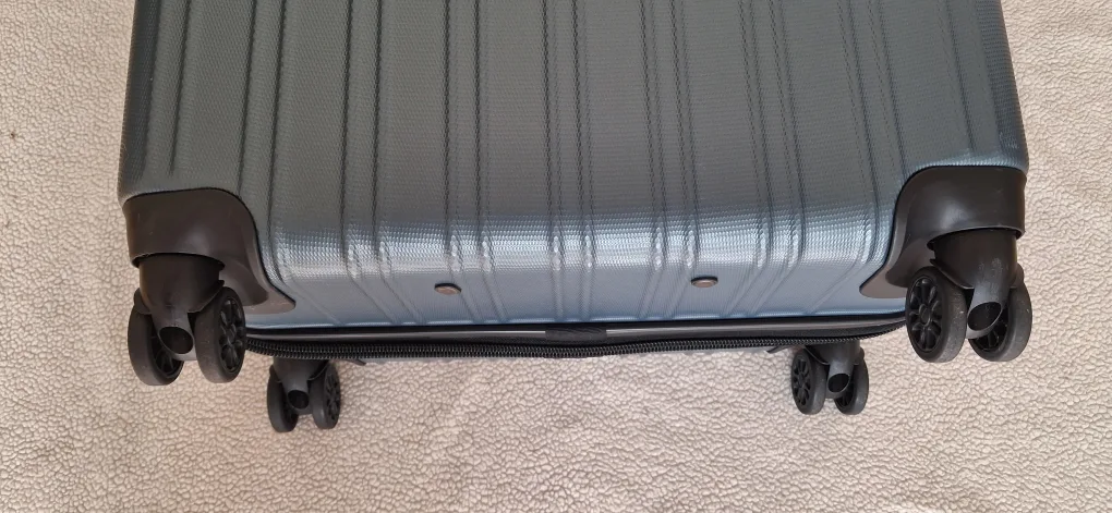 Hard Shell Carry-On Luggage - Blue image indicator(6)