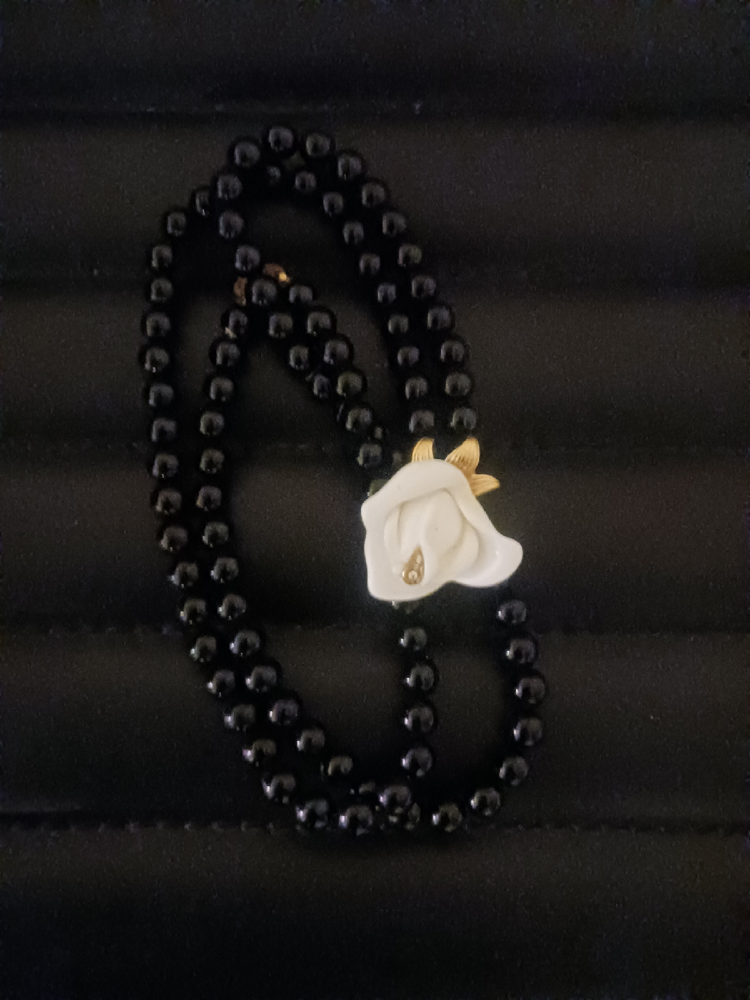Black Bead Necklace with White Flower Pendant - photo 2