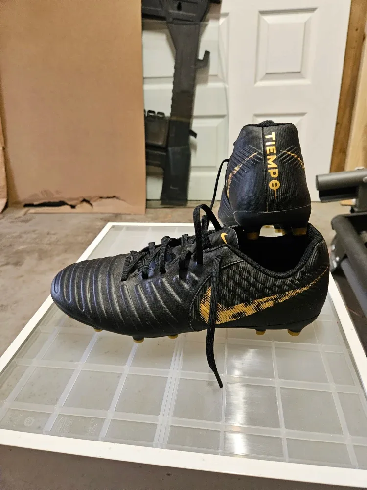 Nike Tiempo Soccer Cleats - Black & Gold image indicator(3)