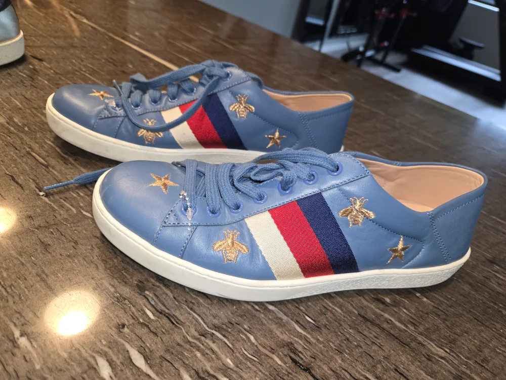 Gucci Blue Leather Sneakers size 9 image indicator(2)