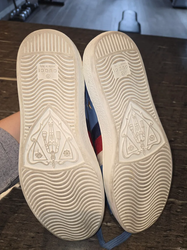 Gucci Blue Leather Sneakers size 9 image indicator(4)