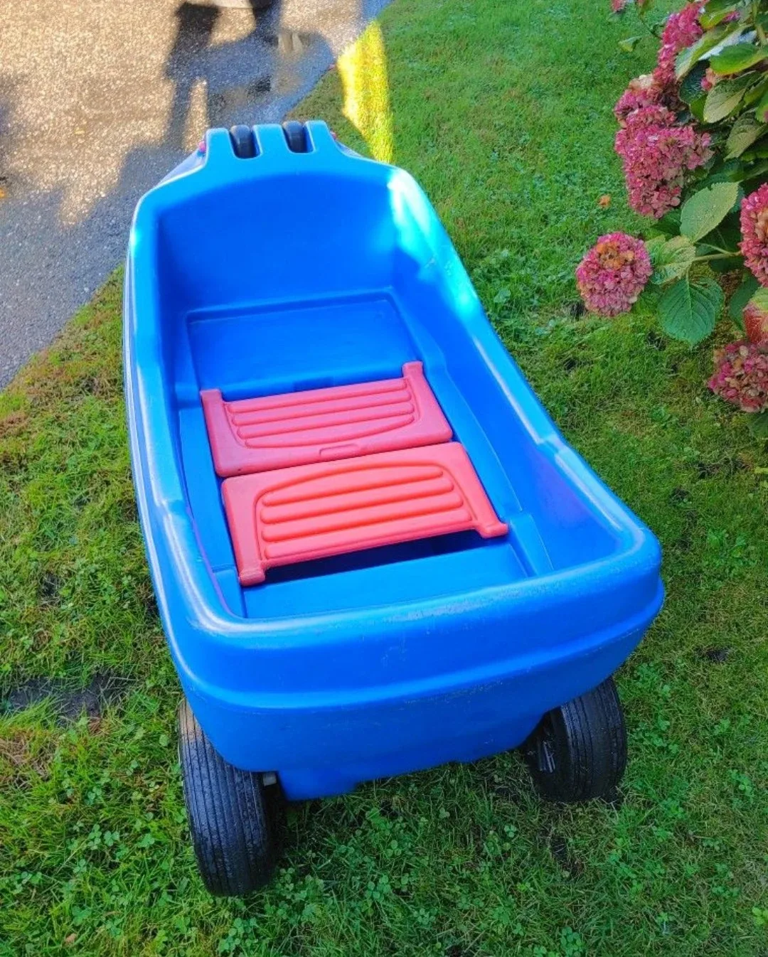 Little Tikes Blue Wagon with Seats image indicator(5)