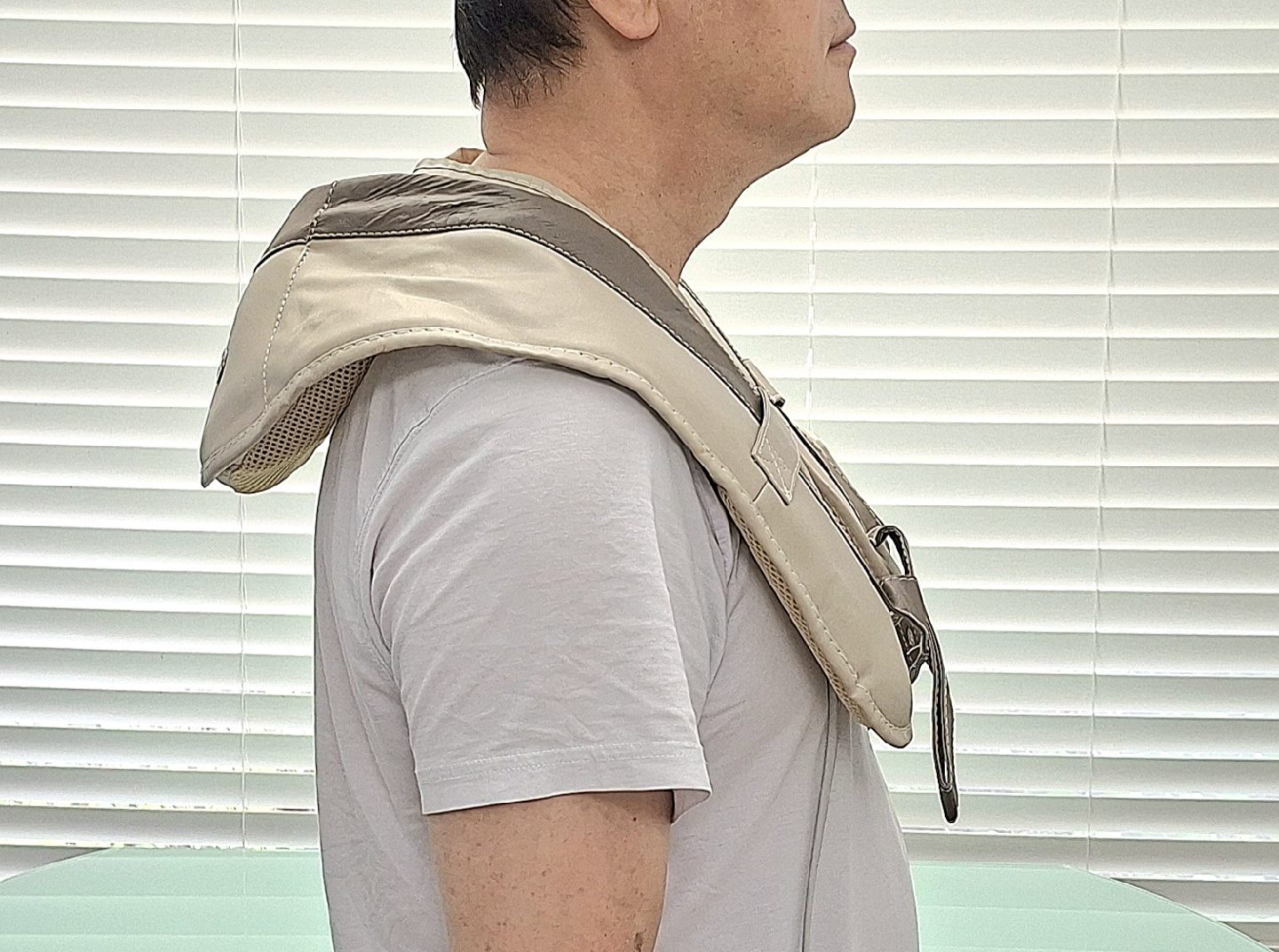 Neck and Shoulder Massager - Like New! - photo 4