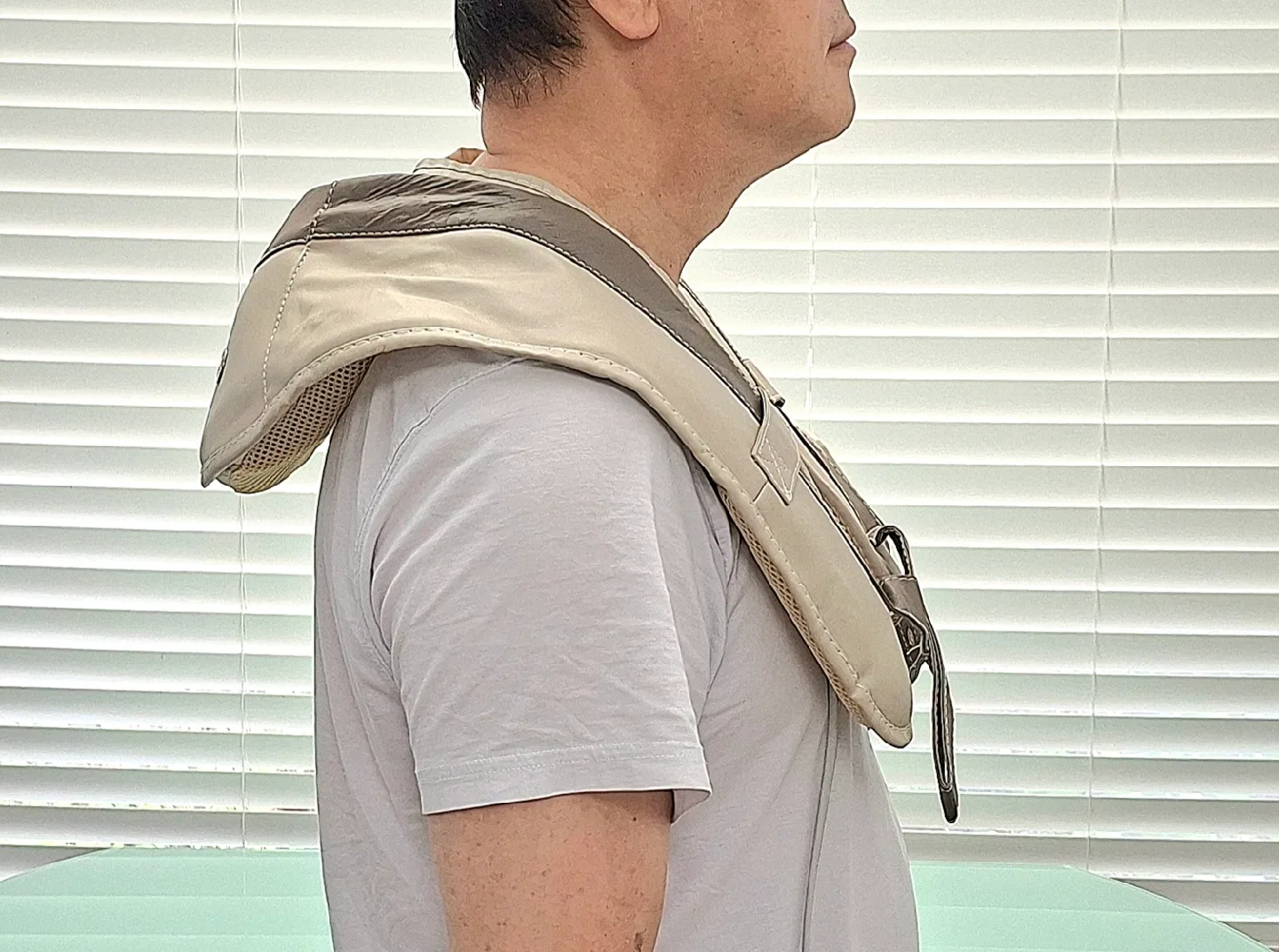 Neck and Shoulder Massager - Like New! image indicator(4)