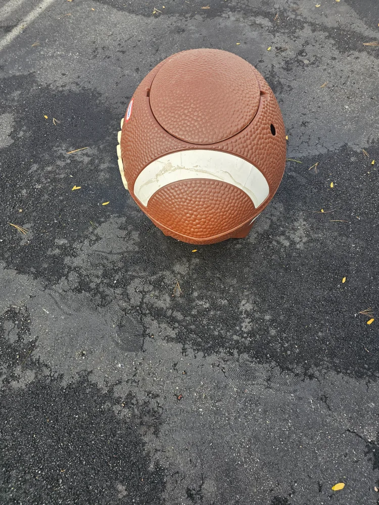 Little Tikes Football Toy Box image indicator(3)