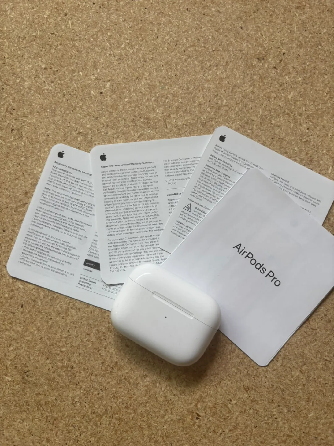Apple AirPods Pro (2nd generation) - New image indicator(4)