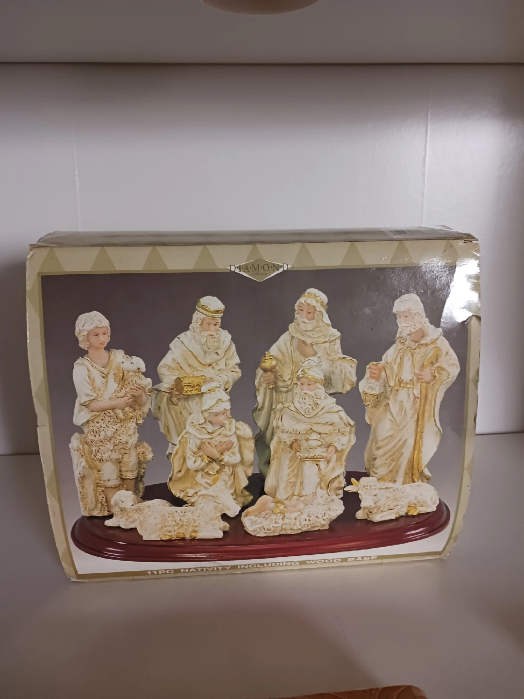 11-Piece Christmas Scene Wooden Base – Baby Jesus, Mary & others