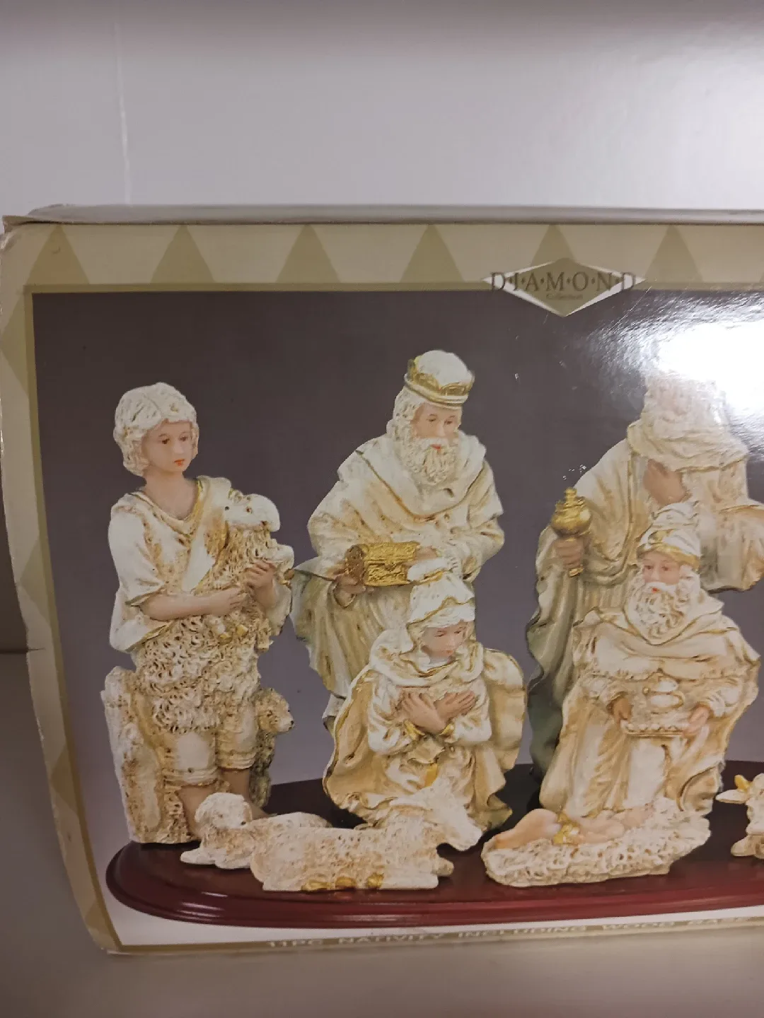 11-Piece Christmas Scene Wooden Base – Baby Jesus, Mary & others image indicator(9)