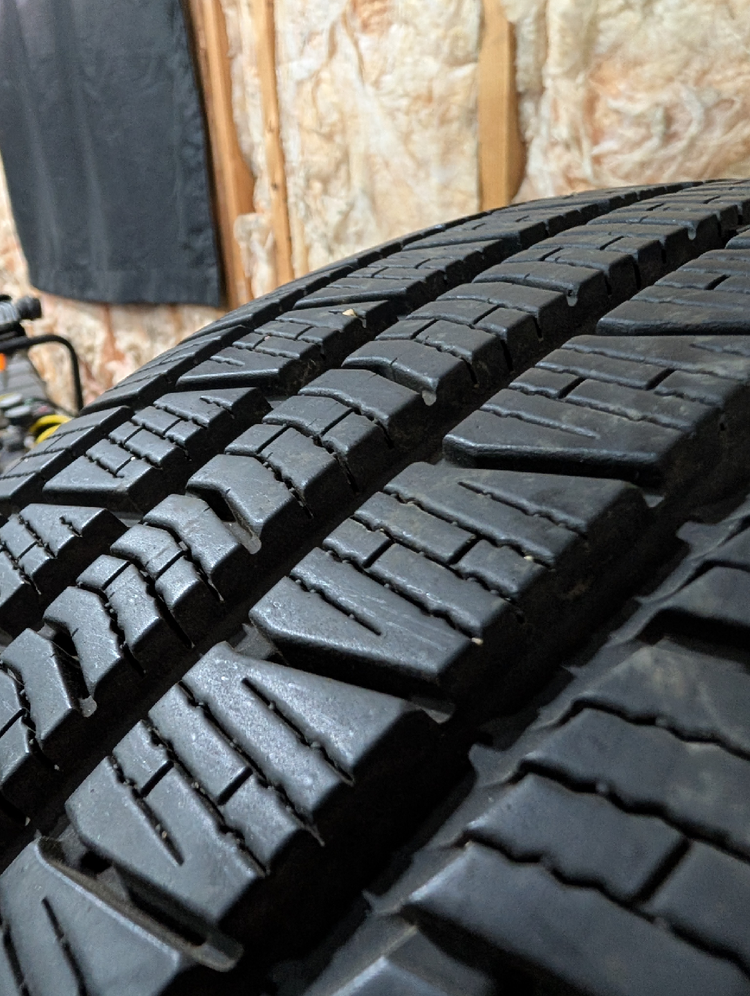 (2)-225/55Zr17 All Weather Radar Dimax 4 Season Tires
