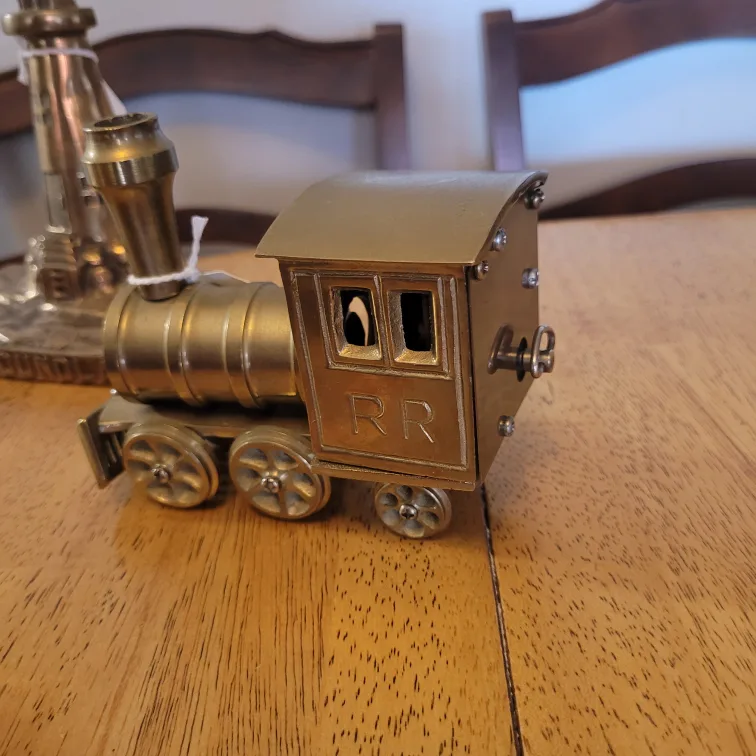 Lot of 4 Vintage Brass Items 30.00 each item or all 4 for 90.00 image indicator(7)