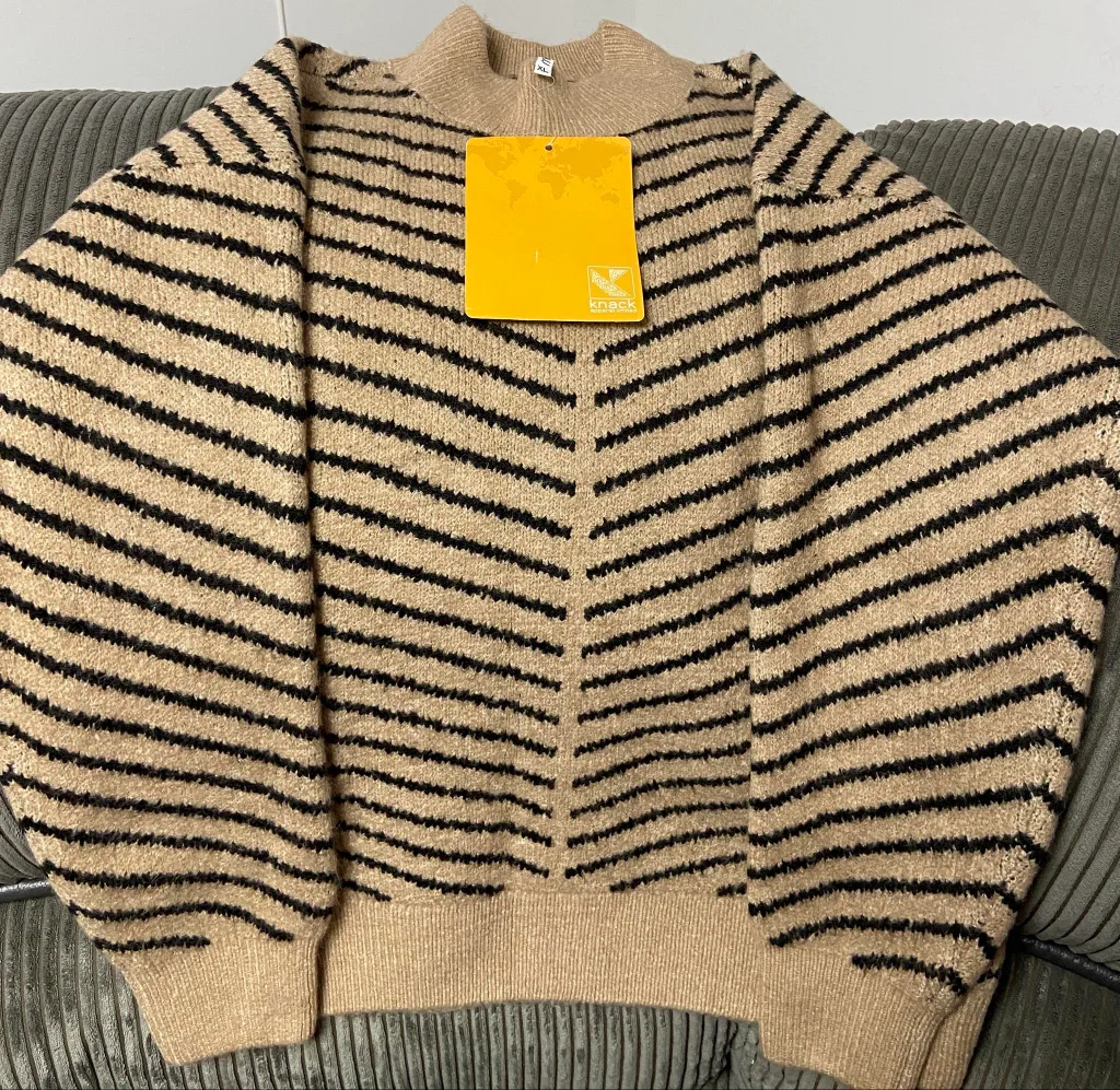 New Knack Women's Sweater - Beige & Black, Size S thumbnail