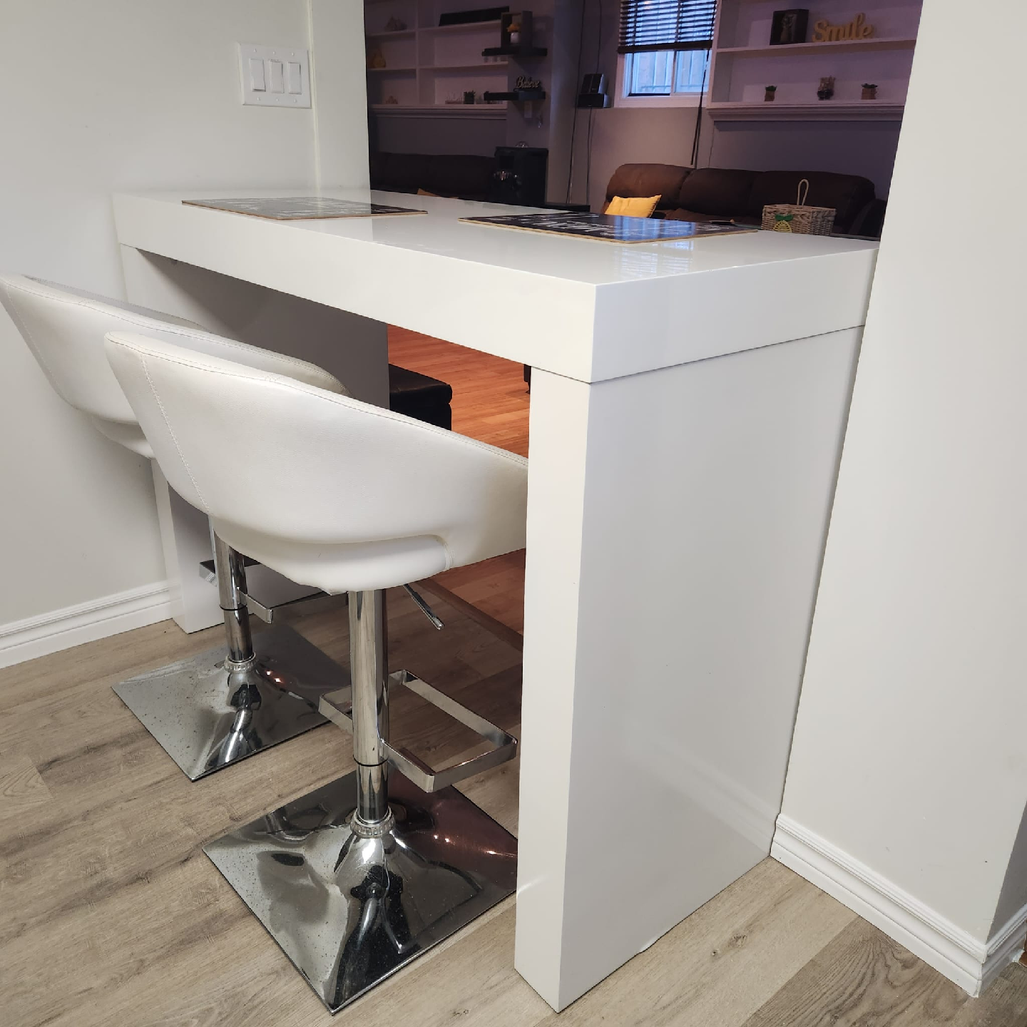 White Bar Table with Two Stools