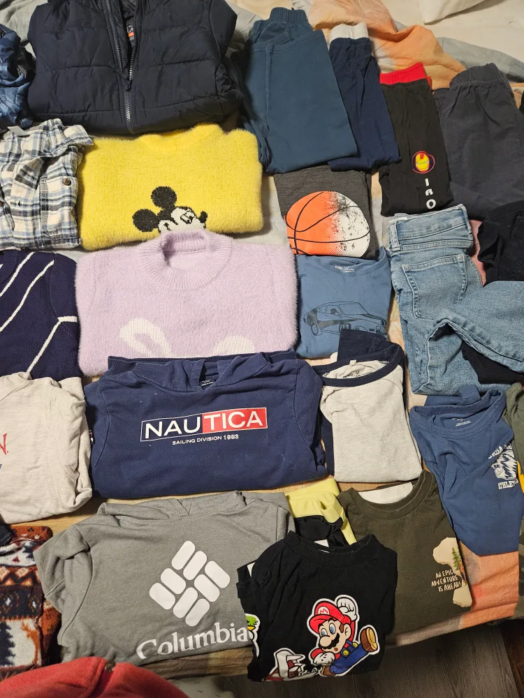 Mixed Kids Clothing Bundle image indicator(6)