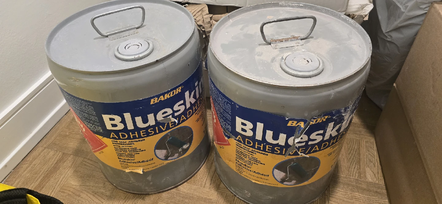 Bakor Blueskin Adhesive - photo 2
