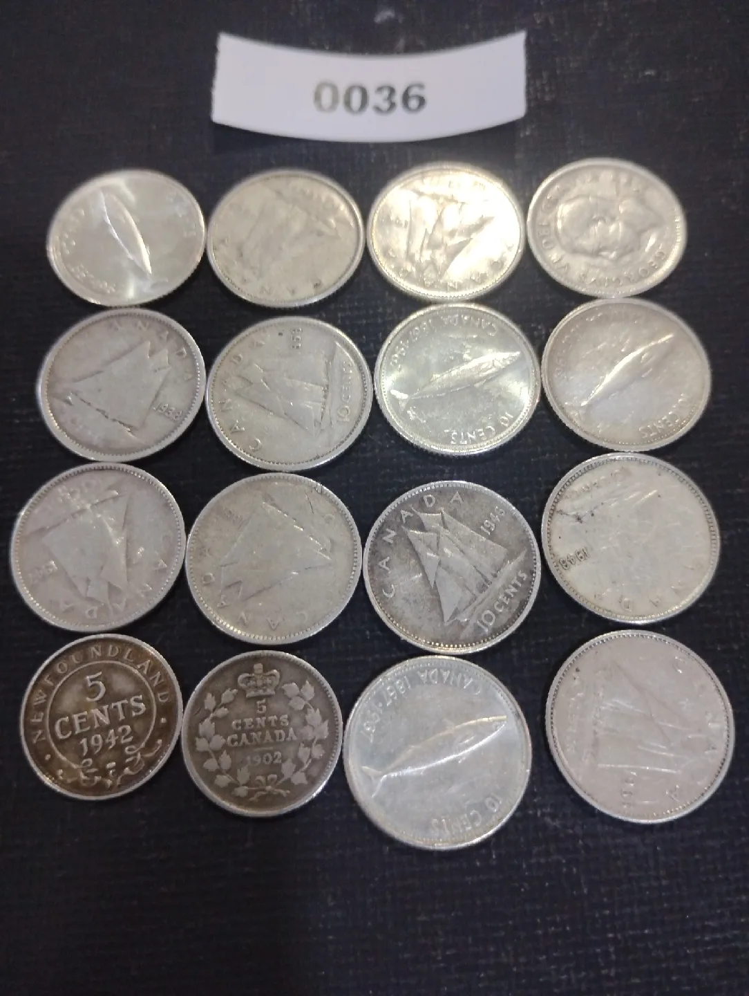 16 pieces Vintage Silver Canadian Coins - Collection image indicator(2)