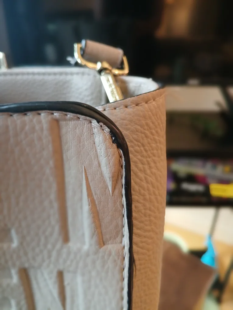 👜 Steve Madden Embossed Cream Handbag ✨ image indicator(5)