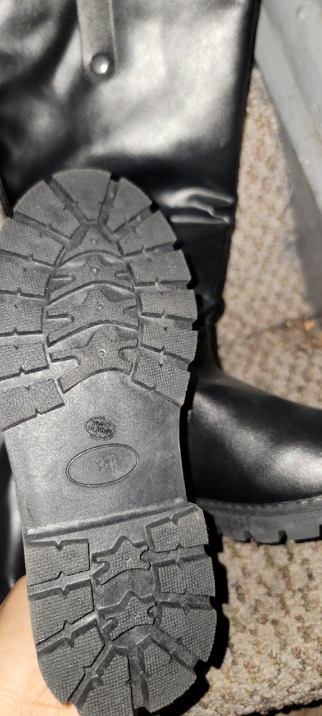 P&D Black Faux Leather Boots, Size 9 - photo 4