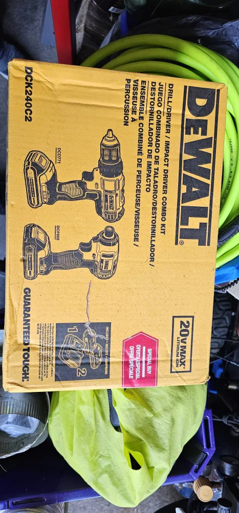 DeWalt 20V MAX Drill/Driver Combo Kit DCK240C2 image indicator(6)
