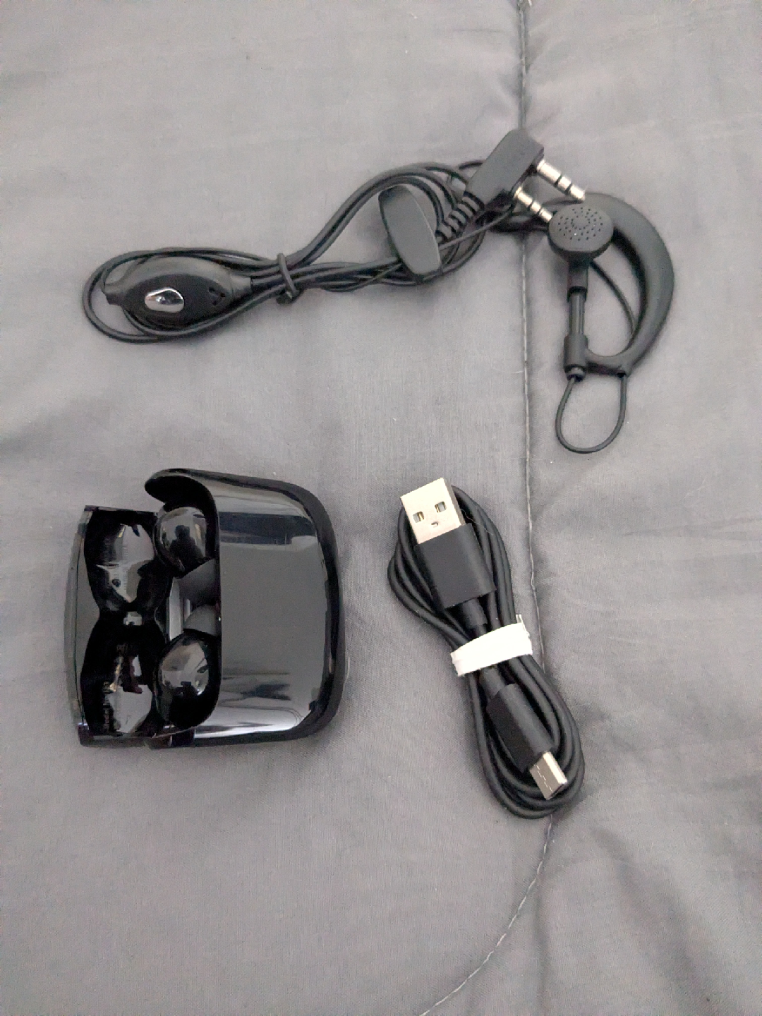 Black Wire & WIRELESS EARBUDS ##FallDeclutterChallenge🥕🥕🥕