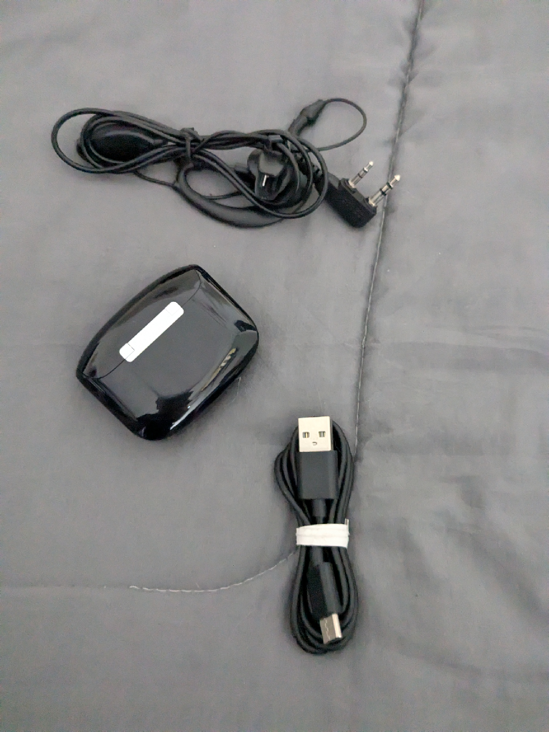 Black Wire & WIRELESS EARBUDS ##FallDeclutterChallenge🥕🥕🥕 - photo 2