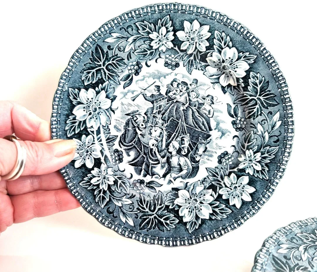 Royal Tudor Ware ~ Coaching Taverns ~ image indicator(2)