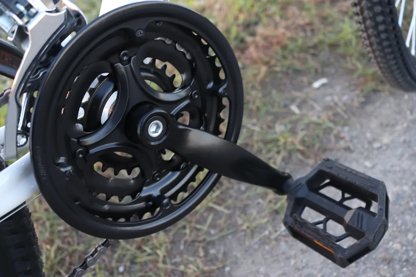 Adult mountain bike w/ free lock image indicator(5)