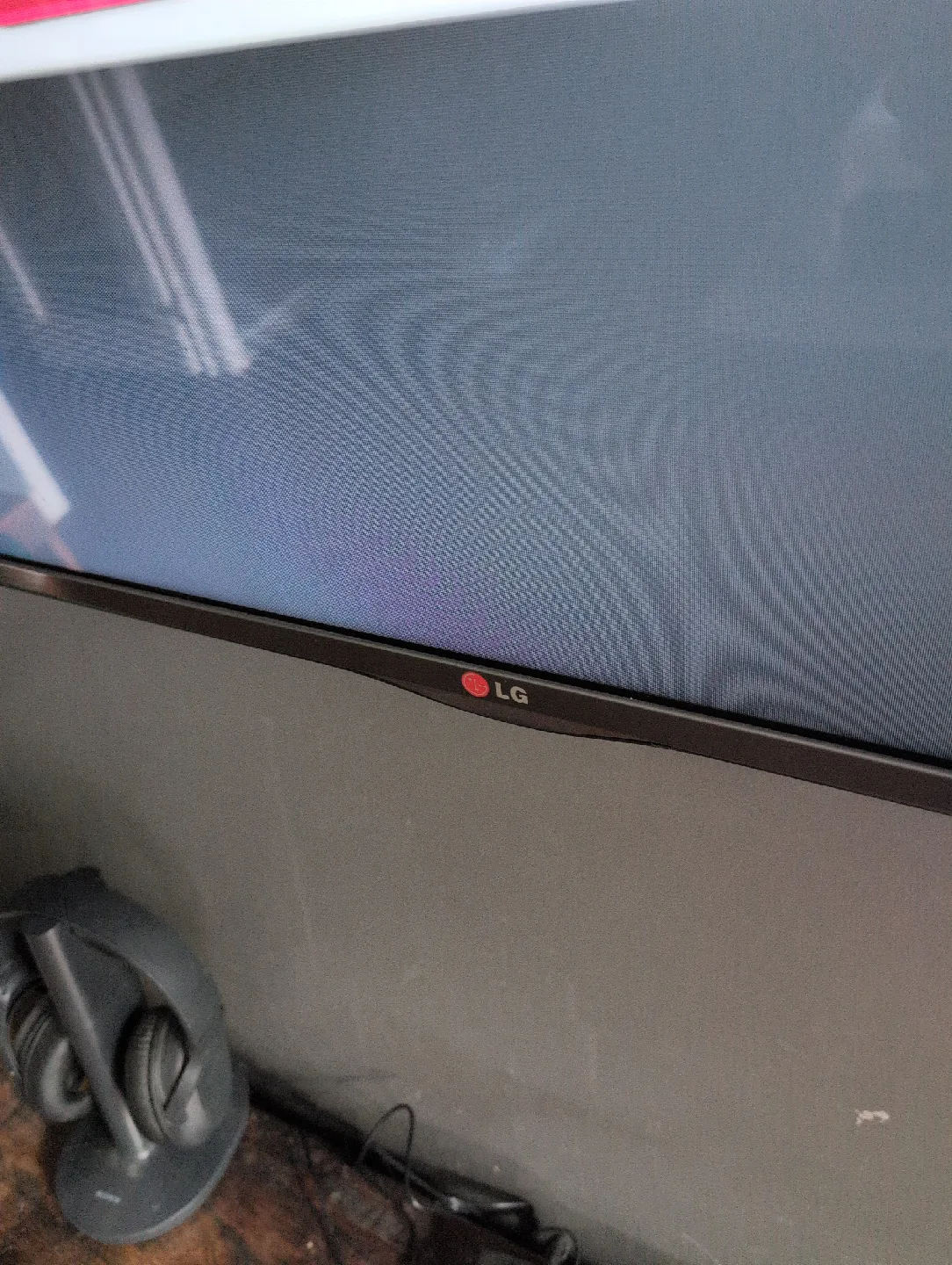 55" LG TV smart TV image indicator(2)