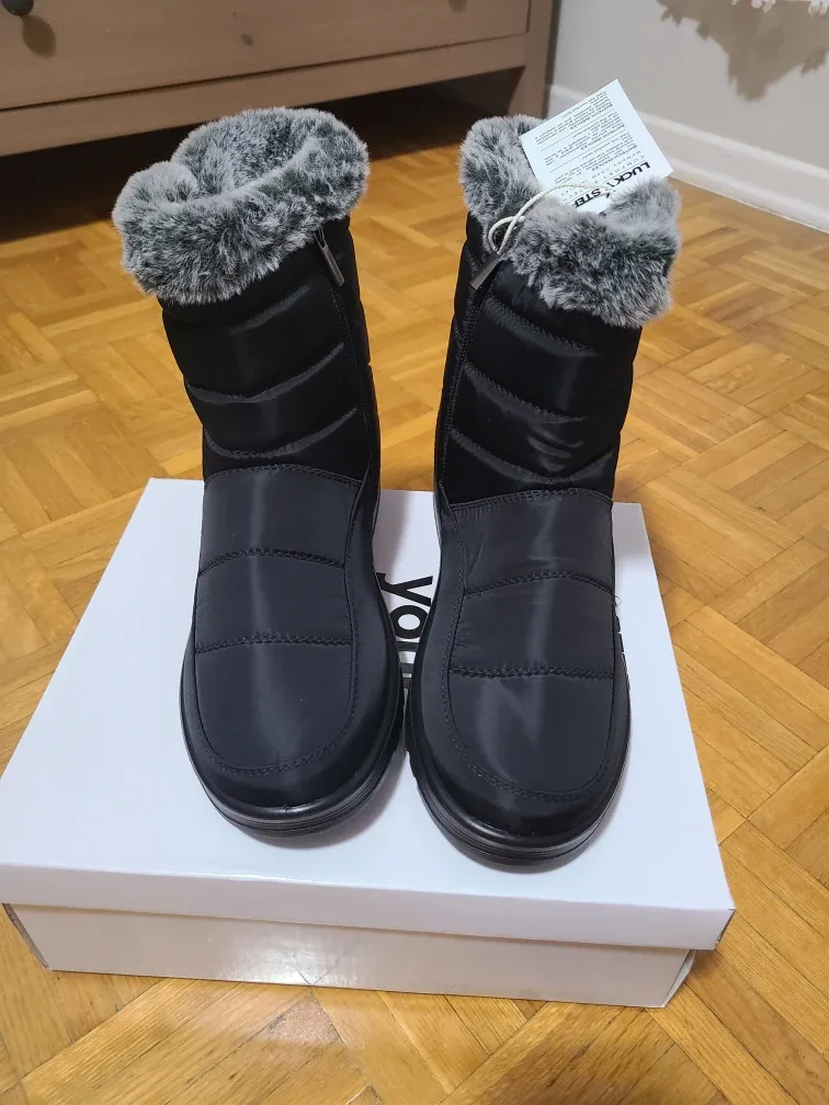 Women's Black Winter Boots - sz 9 image indicator(3)
