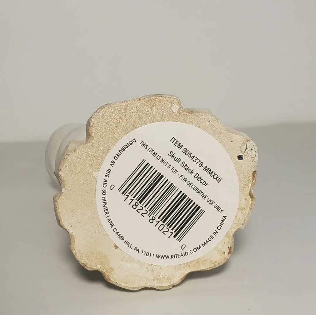 New Skull Stack Holiday Home Décor 8 Inches image indicator(6)