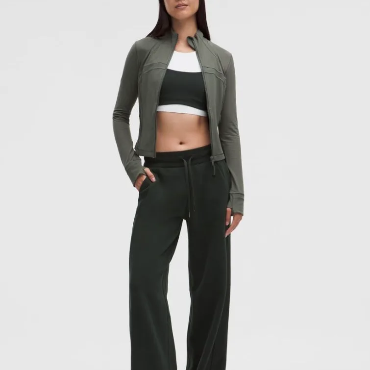 NWT Lululemon Defined Cropped Jacket - Size 4, Palm Deco image indicator(3)