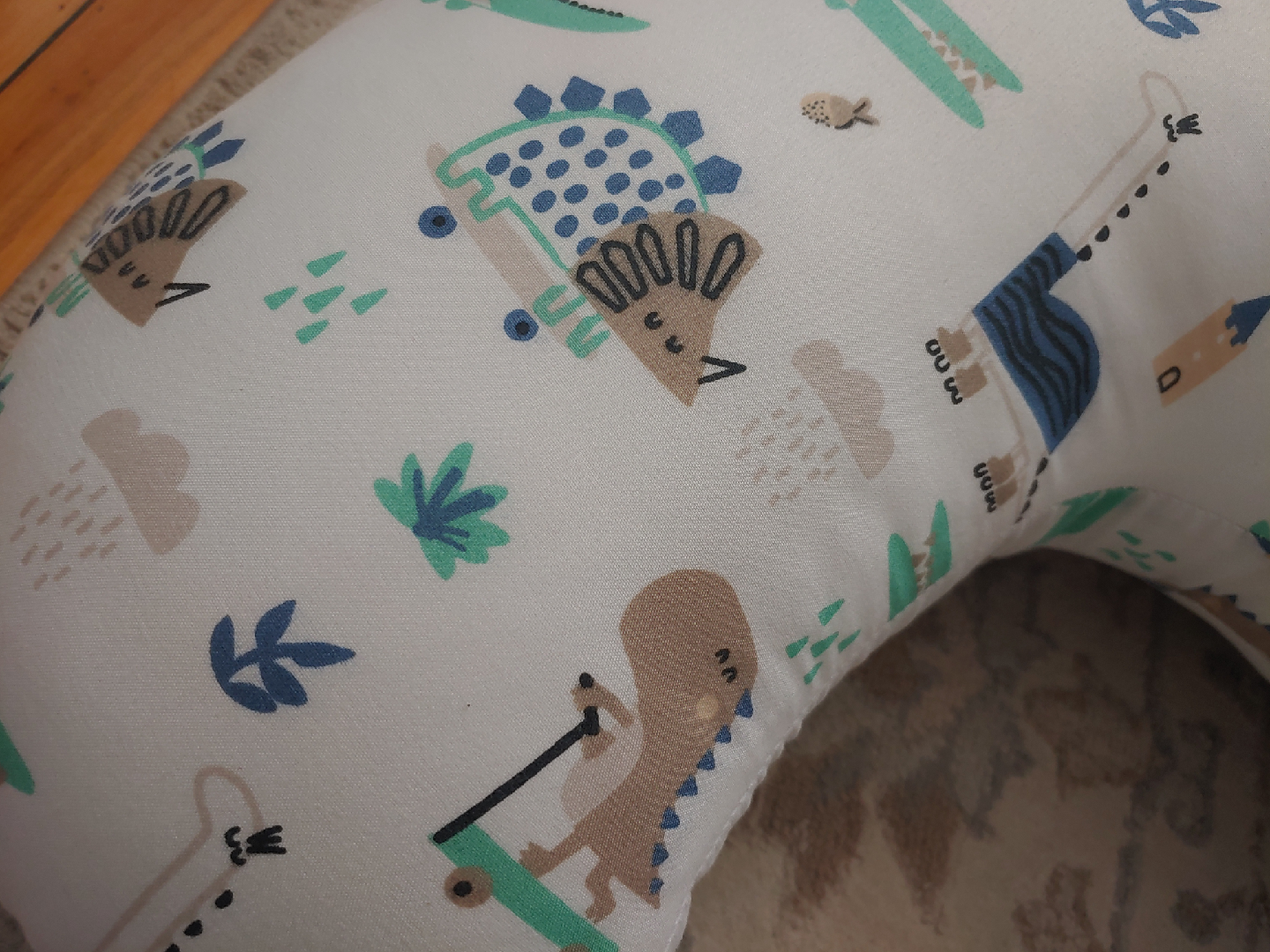 Nursing breastfeeding pillow - photo 2