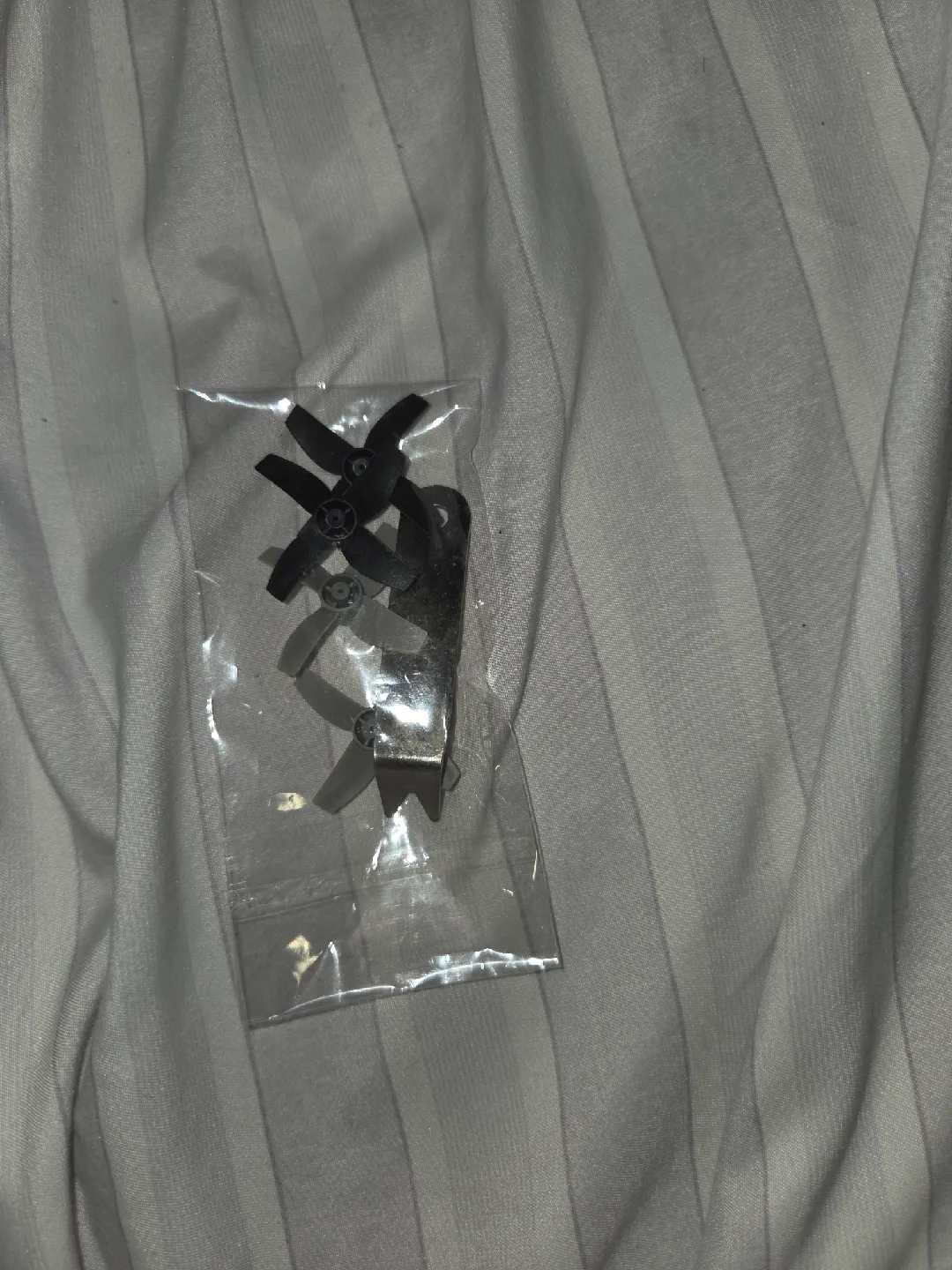 Voyage Drone with Remote & Accessories image indicator(4)