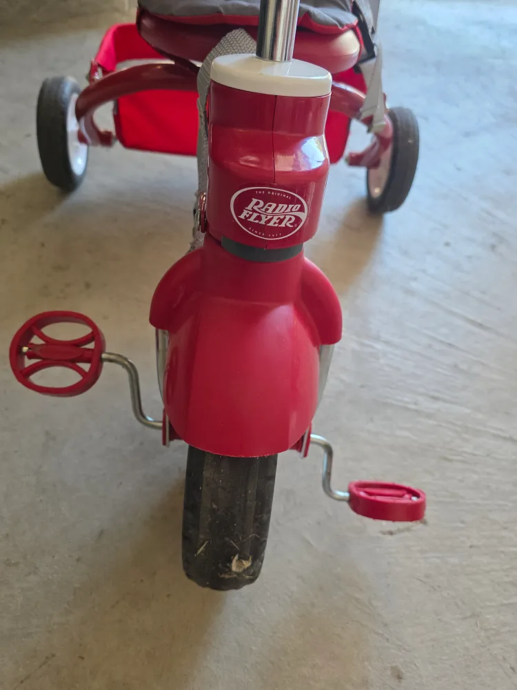 Radio Flyer Steer and Stroll Trike image indicator(3)