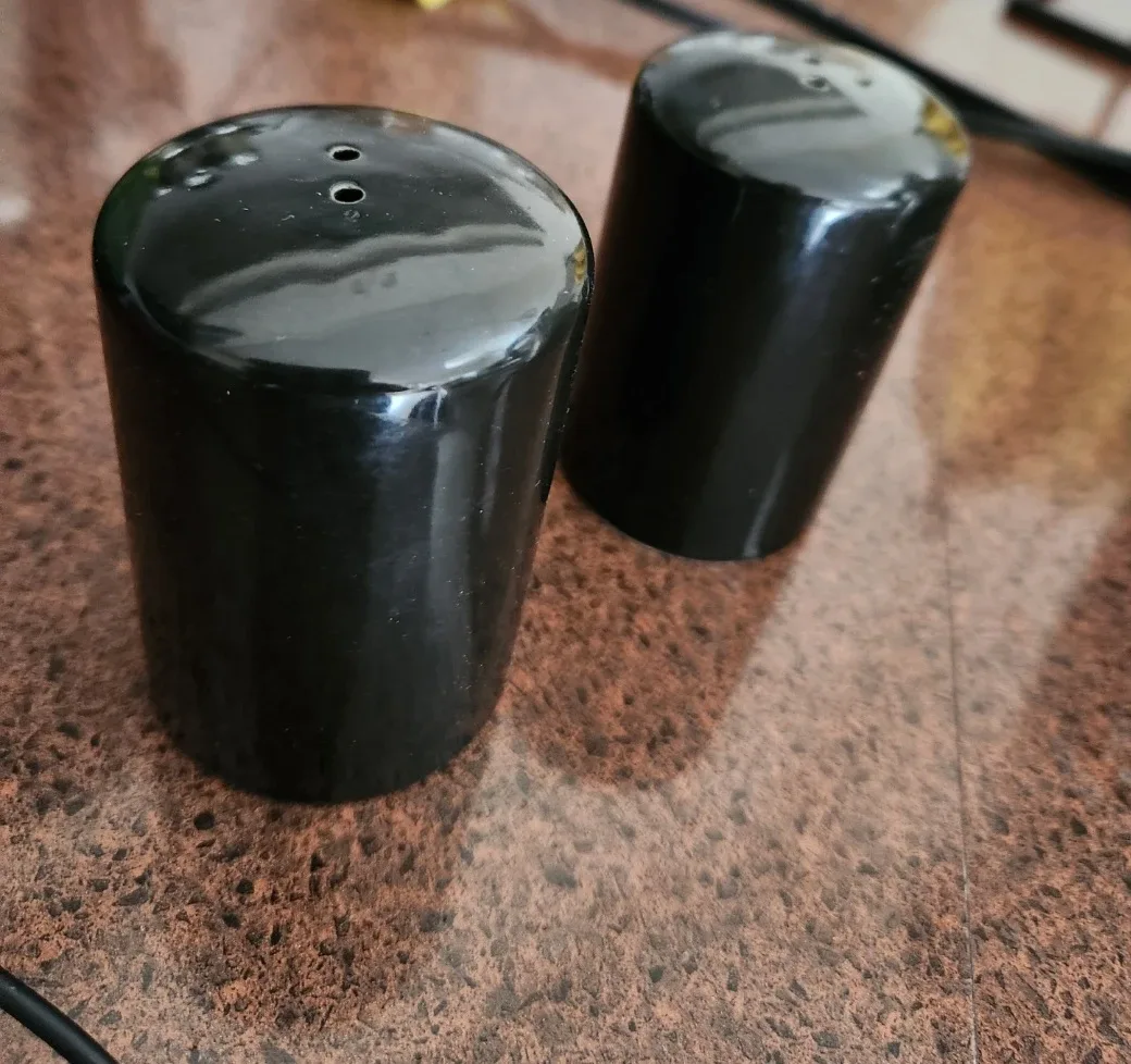 Black Salt and Pepper Shakers image indicator(3)
