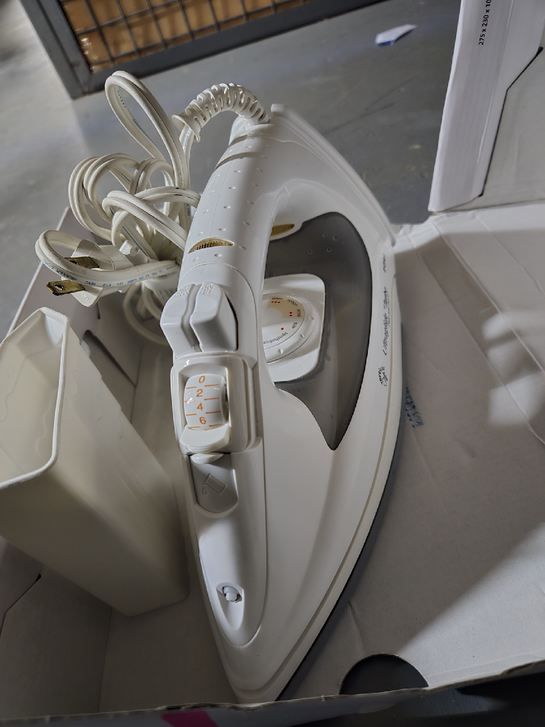 T-Fal Ultraglide Turbo Iron - Like New! - photo 2