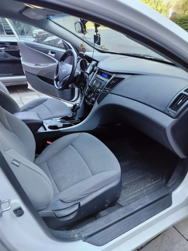 Car - 2013 Hyundai Sonata White image indicator(7)