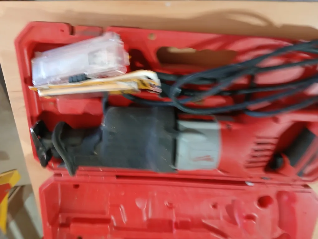 Milwaukee Heavy-Duty Sawzall with Case image indicator(3)