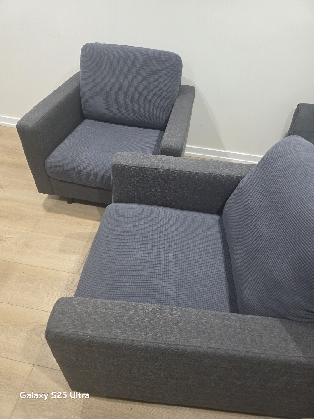 Gray Armchair - Like New Condition - photo 2