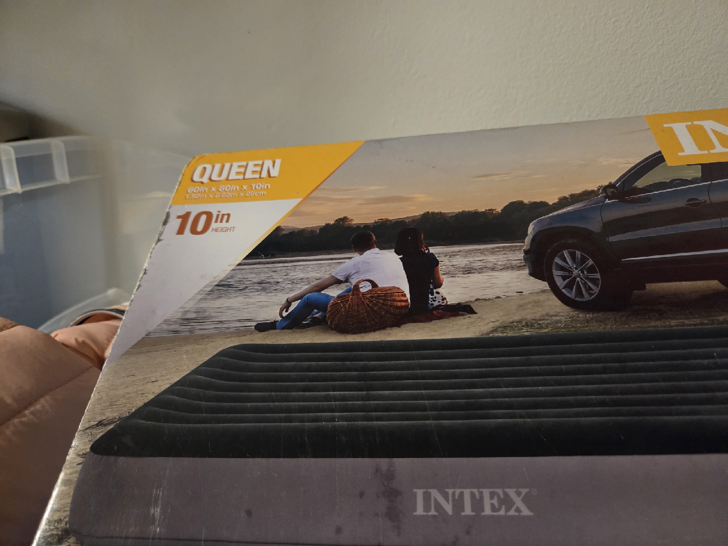 Intex Queen Dura-Beam Airbed w/ FastFill USB Pump - photo 4
