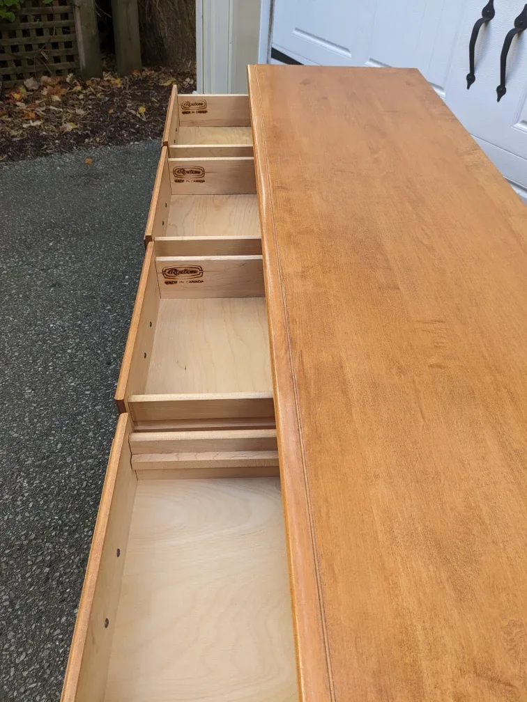 Roxton Dresser/Cabinet Combo in Solid Maple image indicator(5)