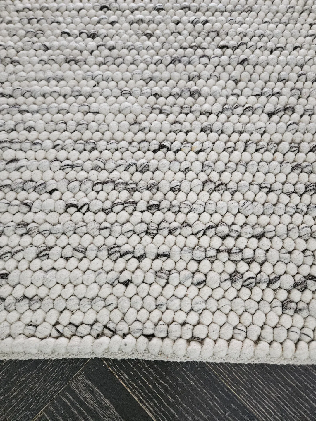 Momeni Andes Ivory Wool/Viscose Area Rug - 7'9" x 9'9" image indicator(7)