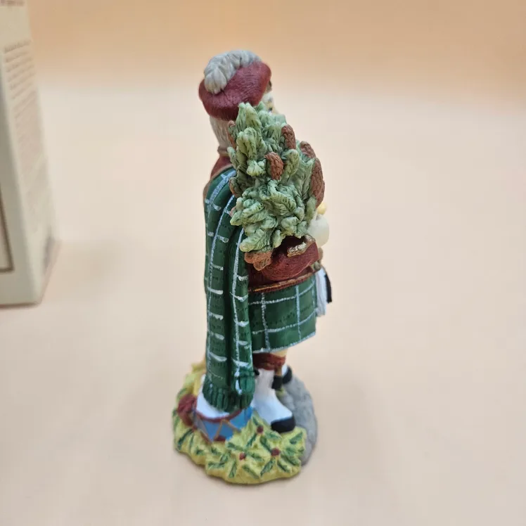 The International Santa Claus Collection Scotland First Footer image indicator(5)