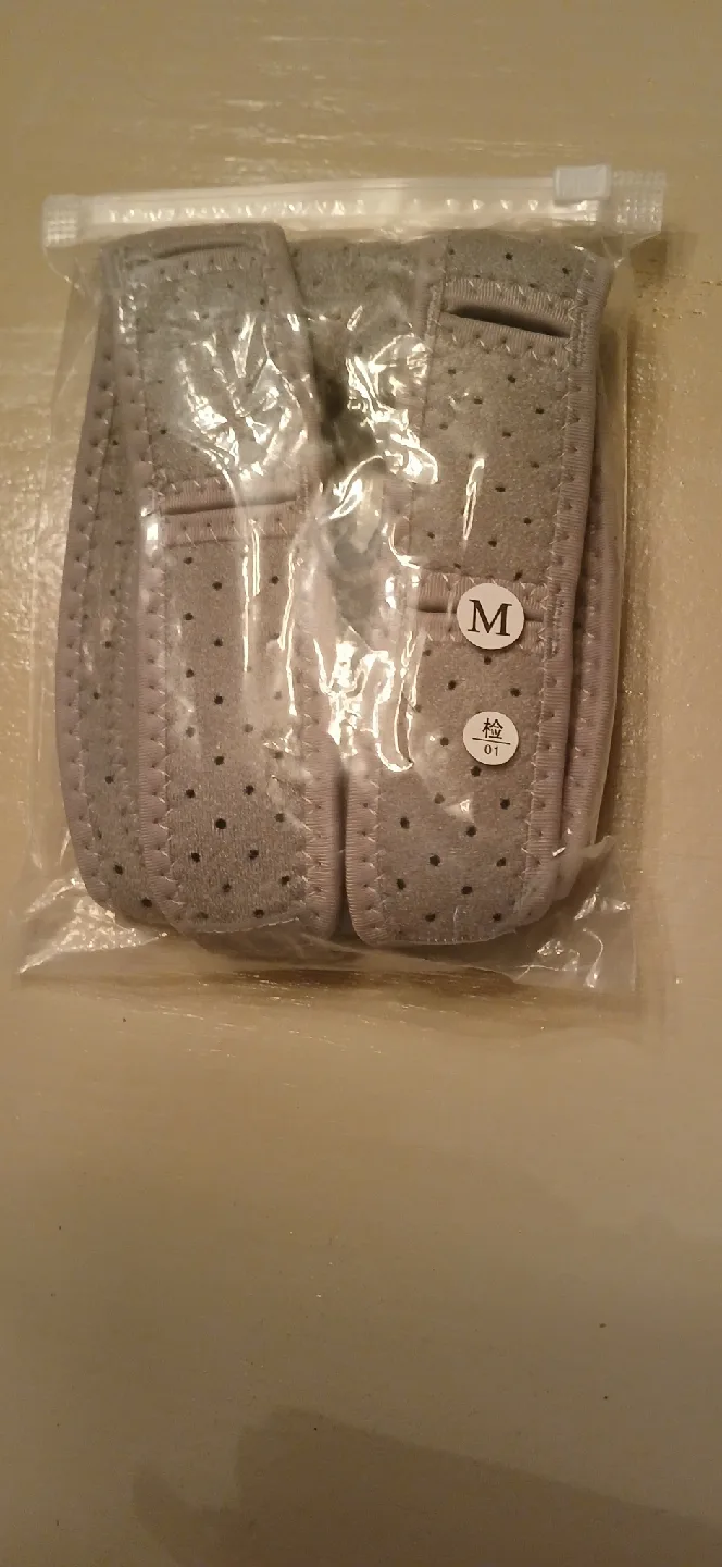 Knee Braces (2) image indicator(3)