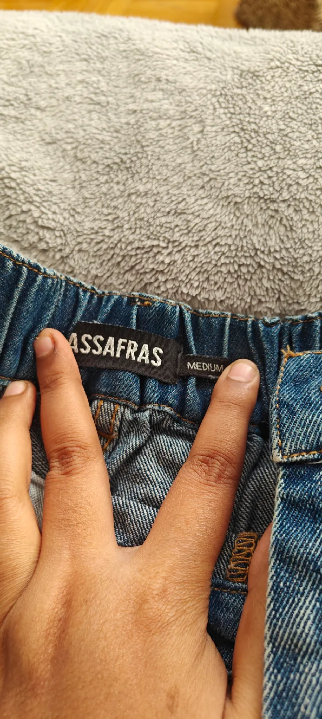 Assafras Jeans - Medium Size image indicator(3)