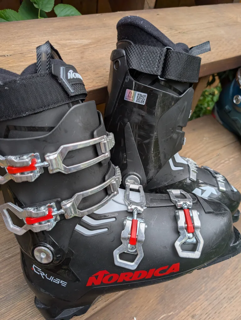 Lange Ski Boots (check desc) image indicator(2)
