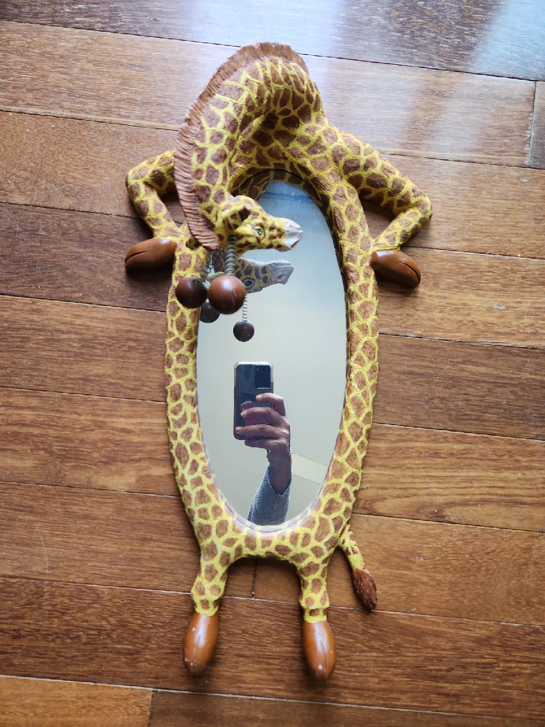 Bombay Giraffe Decorative Mirror image indicator(2)