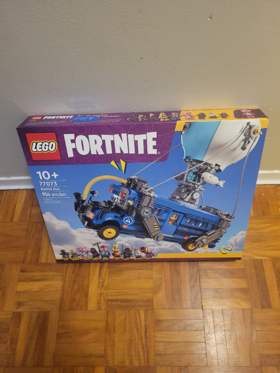LEGO Fortnite Battle Bus 77073 - New in Box!